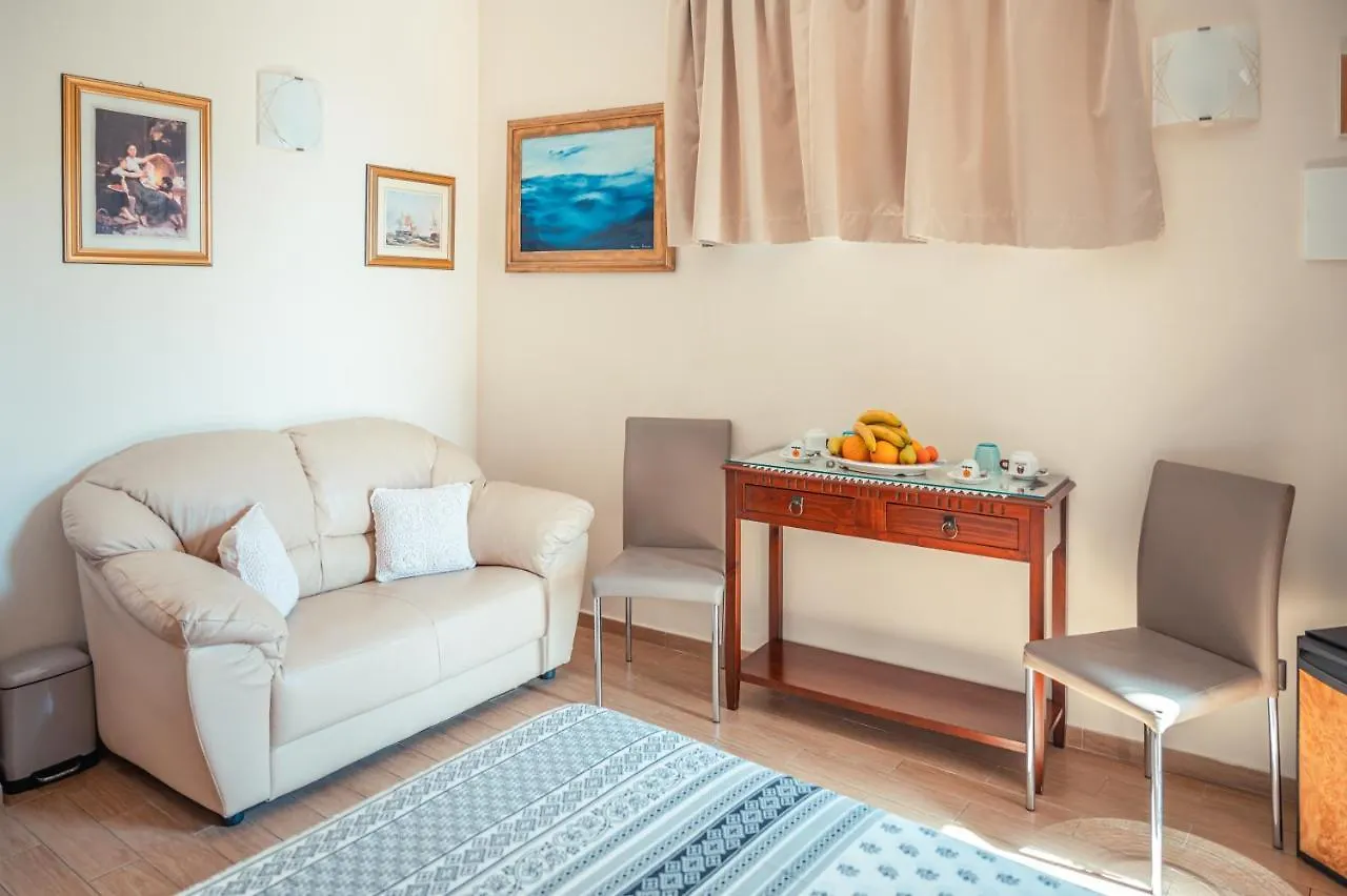 Elegant R&B Floridia Bed & Breakfast Taormina Italy