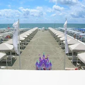 https://danio-beach-house.it-tuscanyhotel.com